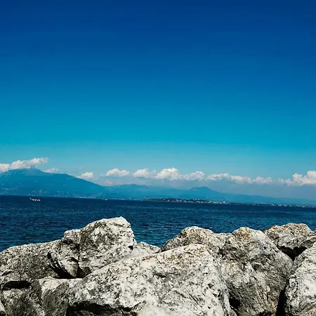 아파트 Monte Marenzo Sleeps 6 *